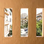 Bright & Elegant City Centre 3 Bedroom Apartment